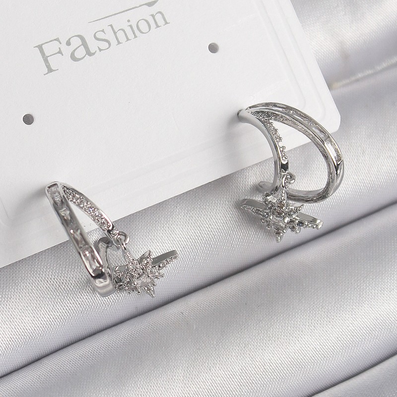 Pirinç Gümüş Renk Zirkon Taşlı Halka Model Sallantı Yıldız Detay Kadın Küpe