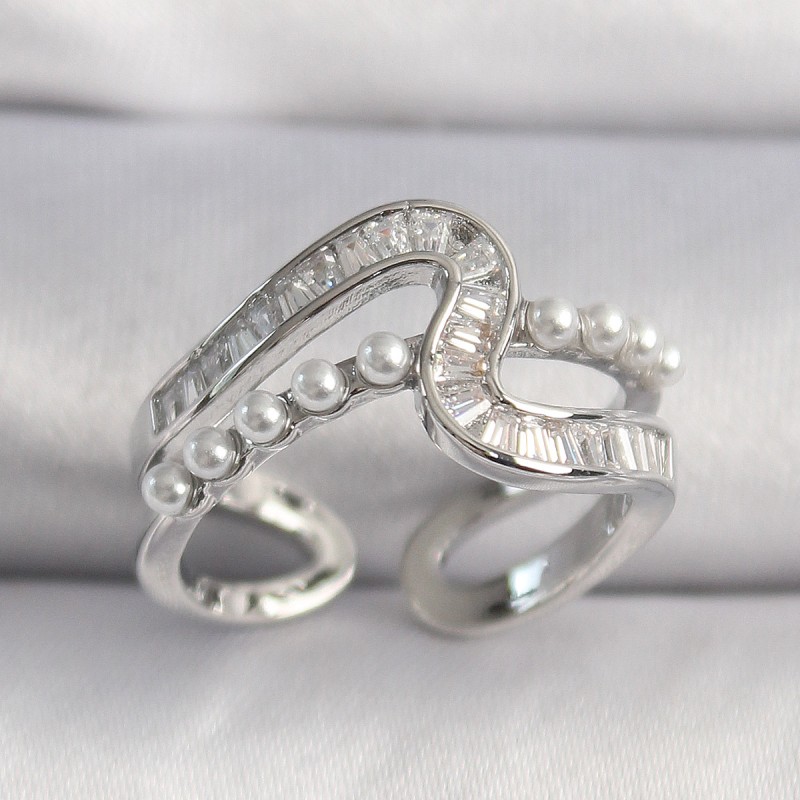 Pirinç Gümüş Renk Zirkon Taşlı İnci Detay VIP Seri Kadın Yüzük