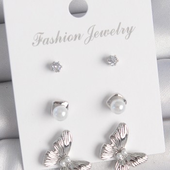 Pirinç Gümüş Renk Zirkon Taşlı İnci Detaylı Kelebek Model 3 Çift Kadın Küpe Seti