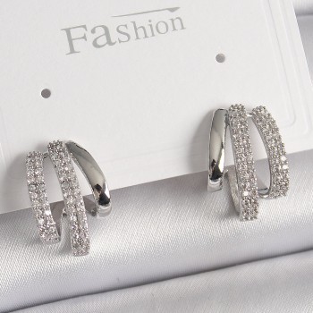 Pirinç Gümüş Renk Zirkon Taşlı Kadın Küpe