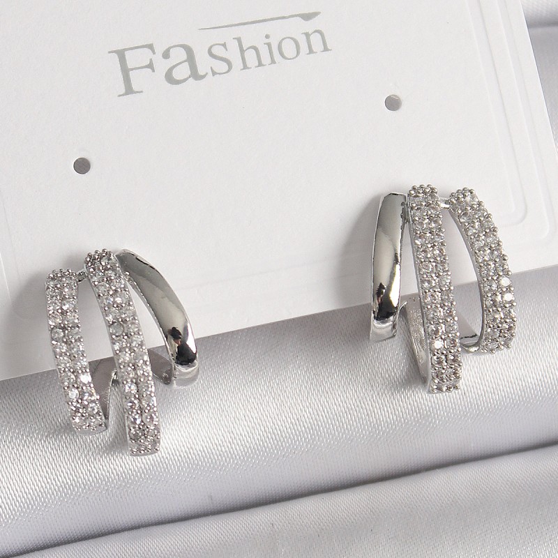 Pirinç Gümüş Renk Zirkon Taşlı Kadın Küpe