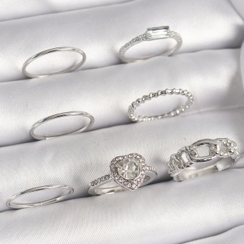 Pirinç Gümüş Renk Zirkon Taşlı Kalp Model Kadın Yüzük Kombini