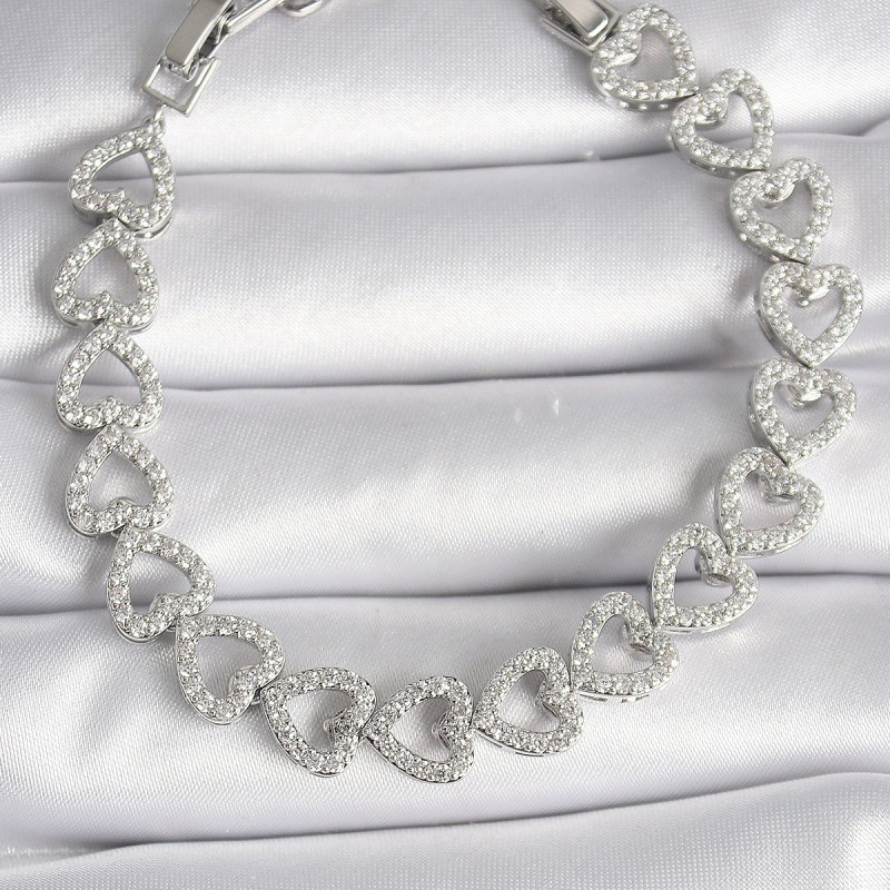 Pirinç Gümüş Renk Zirkon Taşlı Kalp Model VIP Seri Kadın Bileklik