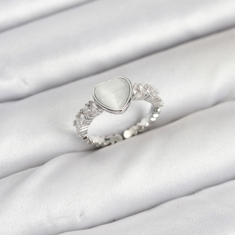 Pirinç Gümüş Renk Zirkon Taşlı Kalpli Kadın Yüzük