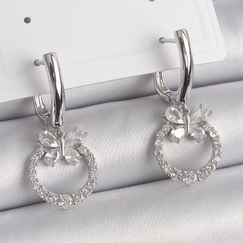 Pirinç Gümüş Renk Zirkon Taşlı Kelebek Figür Sallantı Detay Kadın Küpe