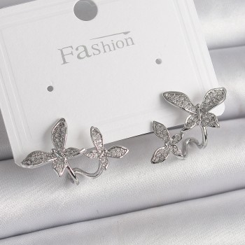 Pirinç Gümüş Renk Zirkon Taşlı Kelebek Model Kadın Küpe