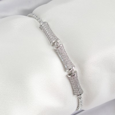 Pirinç Gümüş Renk Zirkon Taşlı Kemik Model Kadın Bileklik