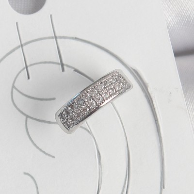 Pirinç Gümüş Renk Zirkon Taşlı Kıkırdak Model Kadın Küpe