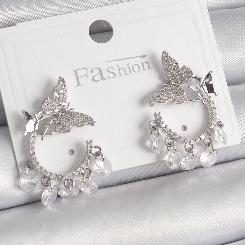 Pirinç Gümüş Renk Zirkon Taşlı Sallantı Detay Kelebek Model Kadın Küpe