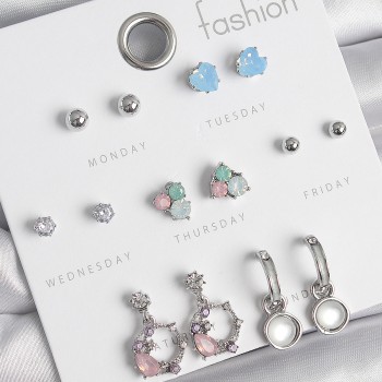 Pirinç Gümüş Renk Zirkon Taşlı Sallantı Halka Model Çiçek Detay 7 Çift Kadın Küpe Seti