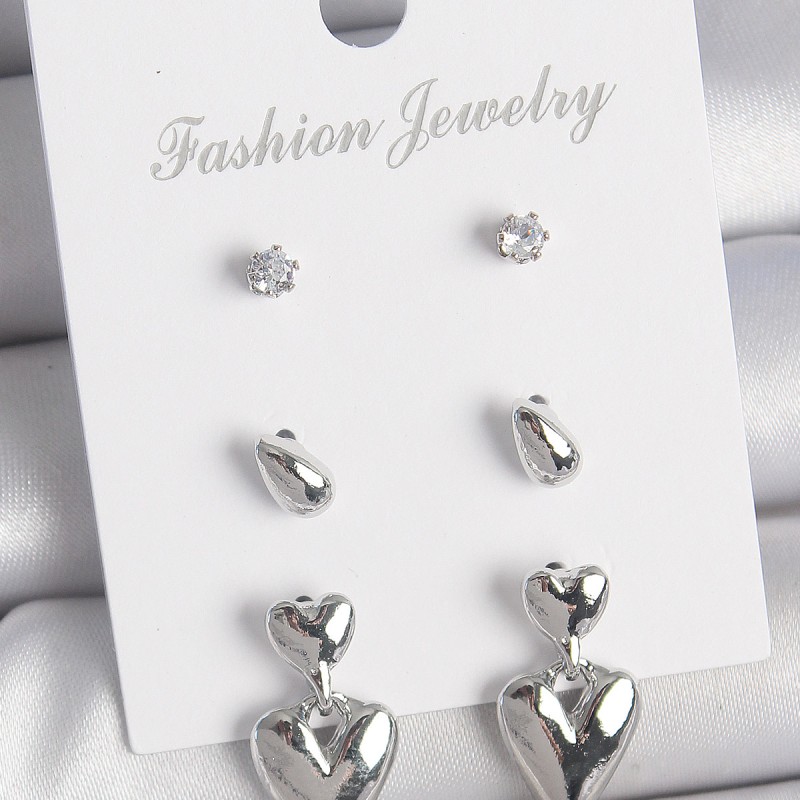 Pirinç Gümüş Renk Zirkon Taşlı Sallantılı Kalp Model 3 Çift Kadın Küpe Seti