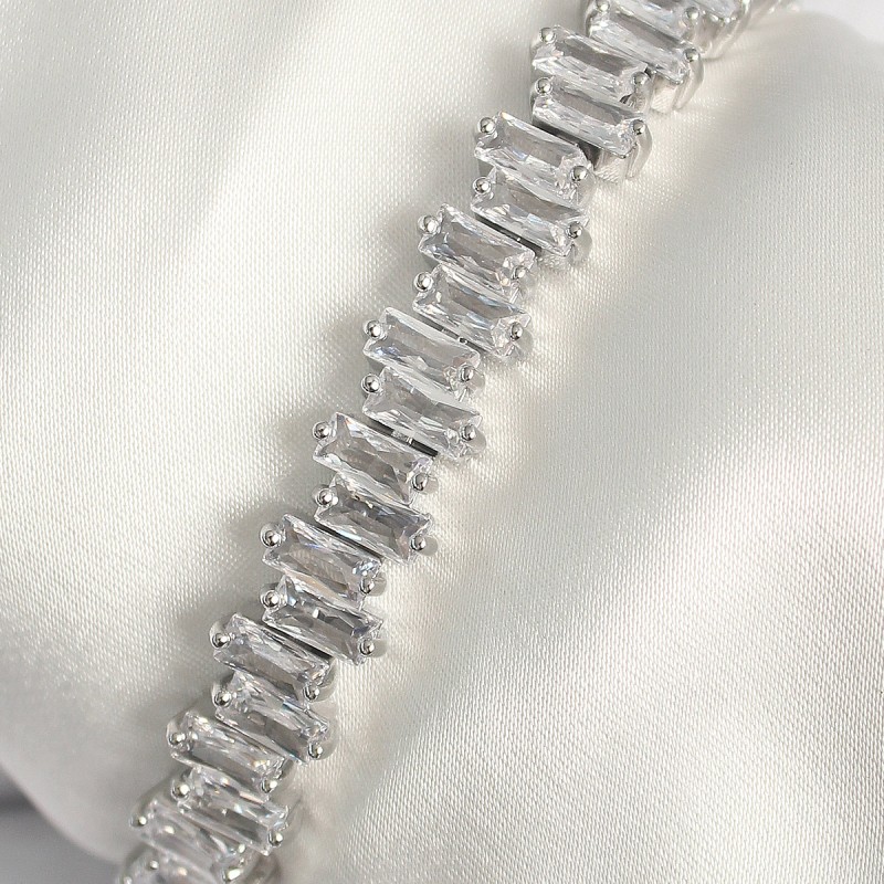 Pirinç Gümüş Renk Zirkon Taşlı Su Yolu Model VIP Seri Kadın Bileklik