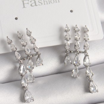 Pirinç Gümüş Renk Zirkon Taşlı Yağmur Model Kadın Küpe