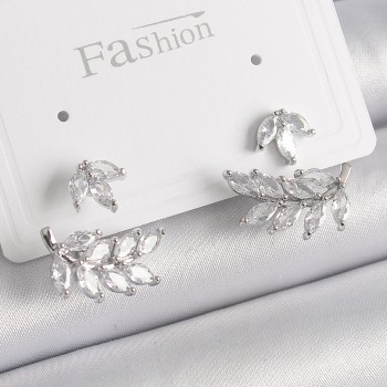 Pirinç Gümüş Renk Zirkon Taşlı Yaprak Model Kadın Küpe