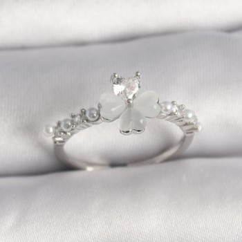 Pirinç Gümüş Renk Zirkon Taşlı Yonca Model İnci Detay Ayarlanabilir Yüzük