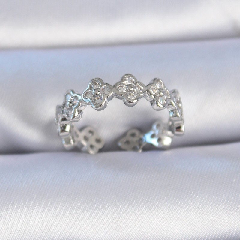 Pirinç Gümüş Renk Zirkon Taşlı Yonca Model Kadın Yüzük