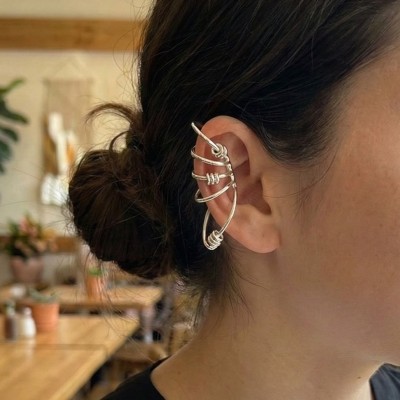 Pirinç Halkalı Model Gümüş Renk Kıkırdak Küpe