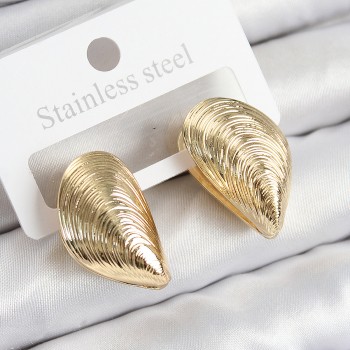 Pirinç İstiridye Model Gold Renk Kadın Küpe