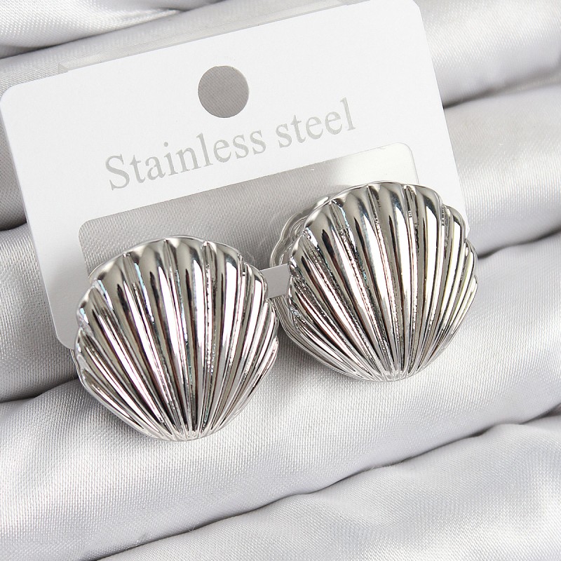 Pirinç İstiridye Model Gümüş Renk Kadın Küpe