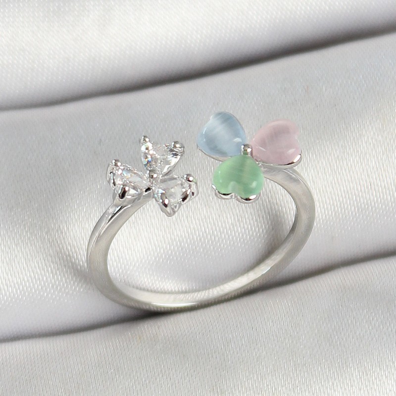 Pirinç Kalp Figürlü Zirkon Taşlı Gümüş Renk Ayarlanabilir Kadın Yüzük