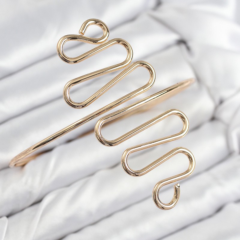 Pirinç Kıvrımlı Model Gold Renk Kadın Pazu Bileklik