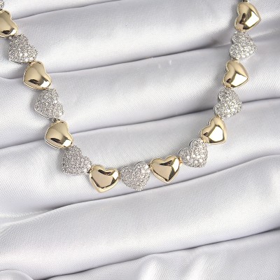 Pirinç Mix Renk Zirkon Taşlı Kalp Model VIP Exclusive Seri Kadın Kolye