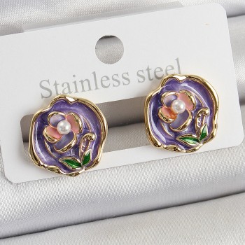 Pirinç Mor Mineli Çiçek Figürlü Sanatsal Portre Model Gold Renk Kadın Küpe