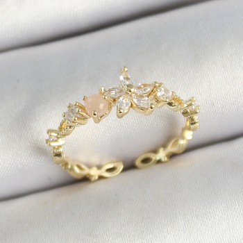 Pirinç Papatya Figürlü Zirkon Taşlı Gold Renk Ayarlanabilir Kadın Yüzük