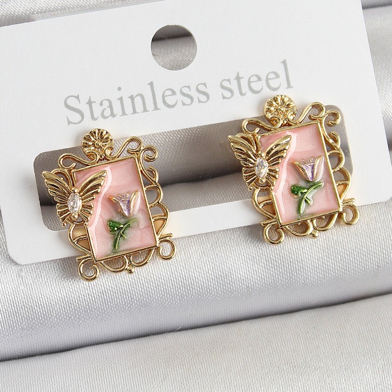 Pirinç Pembe Mineli Sanatsal Portre Model Gold Renk Kadın Küpe