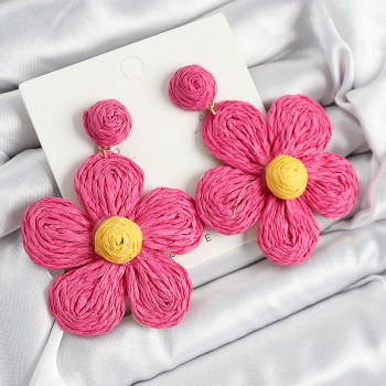 Pirinç Pembe Papatya Model Gold Renk Kadın Hasır Küpe