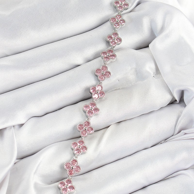 Pirinç Pembe Zirkon Taşlı Yonca Model Gümüş Renk VIP Seri Kadın Bileklik