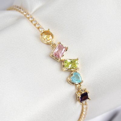 Pirinç Renkli Zirkon Taşlı Geometrik Model Gold Renk Kadın Bileklik