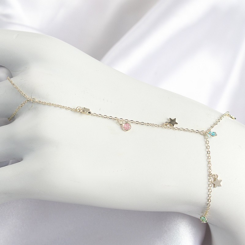 Pirinç Renkli Zirkon Taşlı Sallantılı Yıldızlı Model Gold Renk Kadın Şahmeran