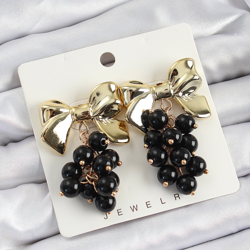 Pirinç Sallantılı Siyah Boncuklu Fiyonk Vintage Model Gold Renk Kadın Küpe