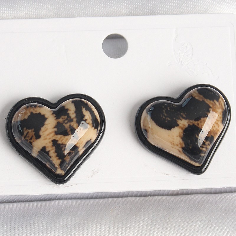 Pirinç Siyah Renk Leopar Desen 3D Kalp Model Kadın Küpe