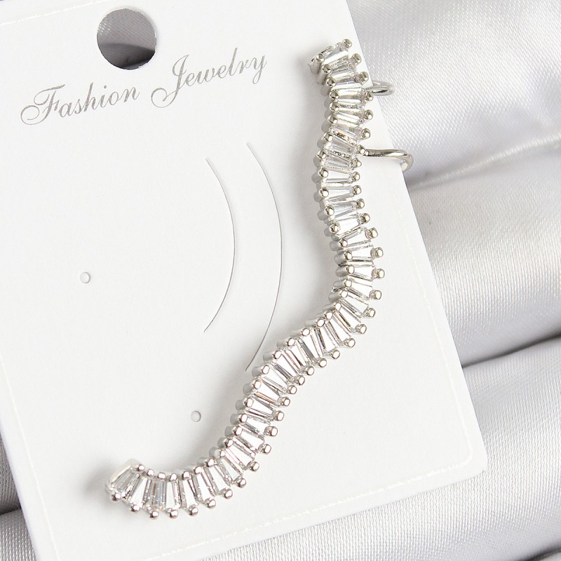 Pirinç Su Yolu Model Gümüş Renk Sağ Kıkırdak Küpe