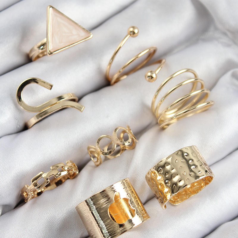 Pirinç Üçgen Model Gold Renk Kadın Yüzük Kombin Set