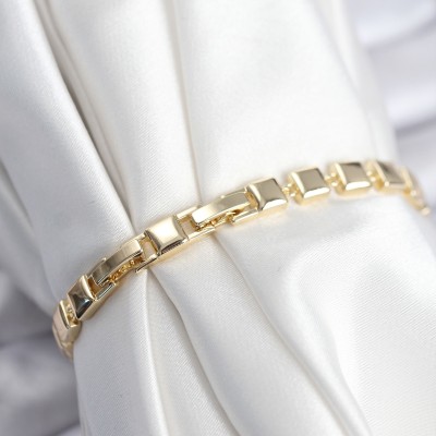 Pirinç VIP Seri Gold Renk Zirkon Taşlı Model Kadın Bileklik