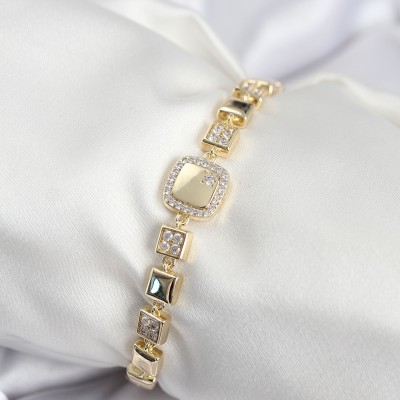 Pirinç VIP Seri Gold Renk Zirkon Taşlı Model Kadın Bileklik