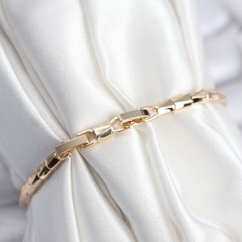 Pirinç VIP Seri Gold Renk Zirkon Taşlı Yıldız Model Kadın Bileklik