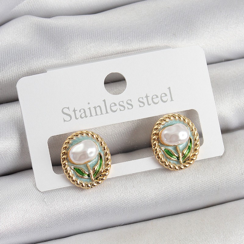 Pirinç Yeşil Mineli Lale Figürlü Sanatsal Portre Model Gold Renk Kadın Küpe