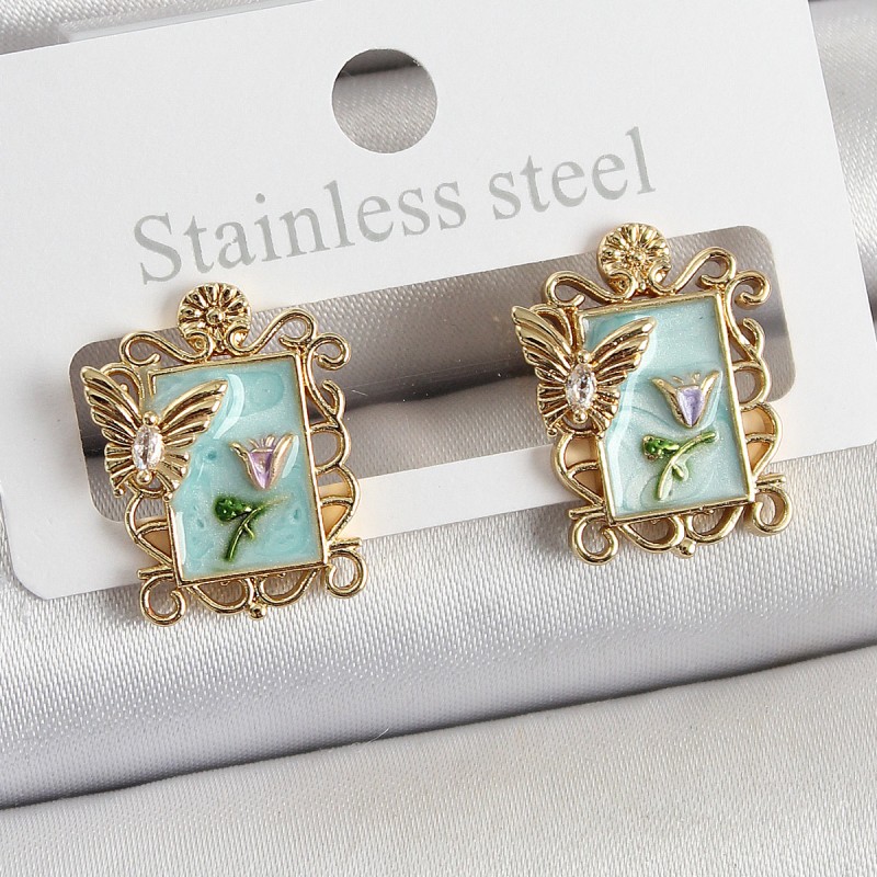 Pirinç Yeşil Mineli Sanatsal Portre Model Gold Renk Kadın Küpe