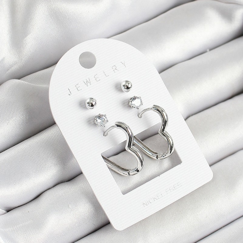 Pirinç Zirkon Taş Ve Kalp Figürlü Gümüş Renk 3'lü Çift Kadın Küpe Set