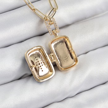 Pirinç Zirkon Taşlı Açılabilir Kutup Yıldızı Model Gold Renk Kadın Kolye