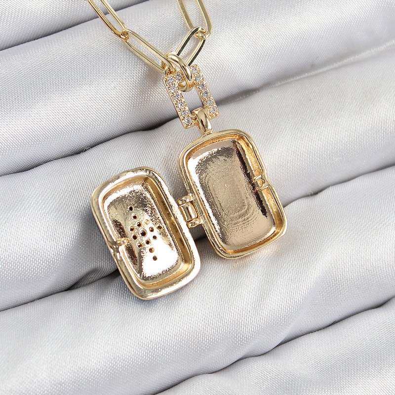 Pirinç Zirkon Taşlı Açılabilir Kutup Yıldızı Model Gold Renk Kadın Kolye