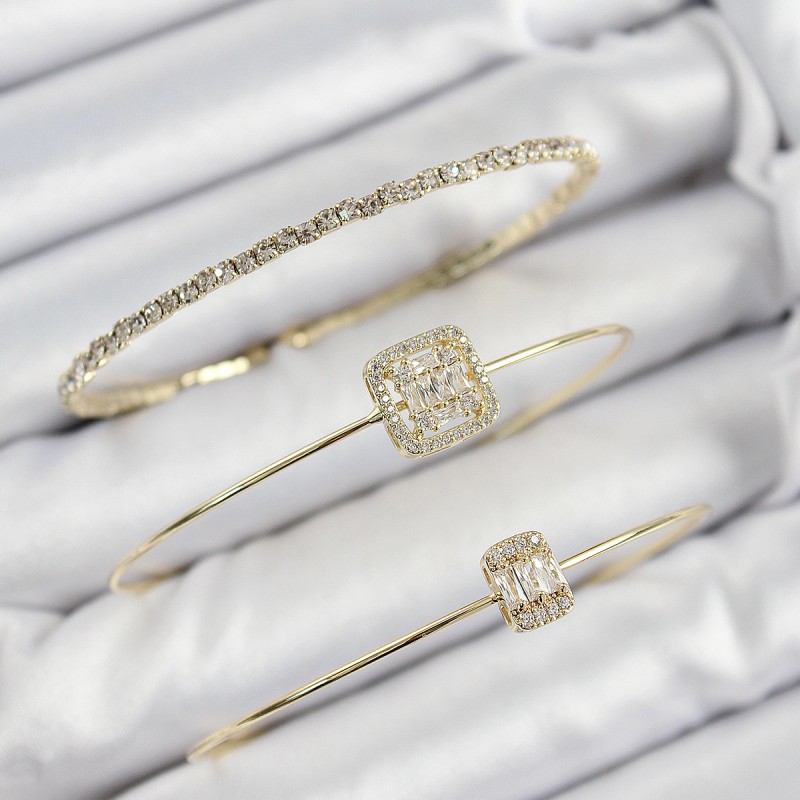 Pirinç Zirkon Taşlı Baget Model Gold Renk Vip 3'lü Kadın Bileklik