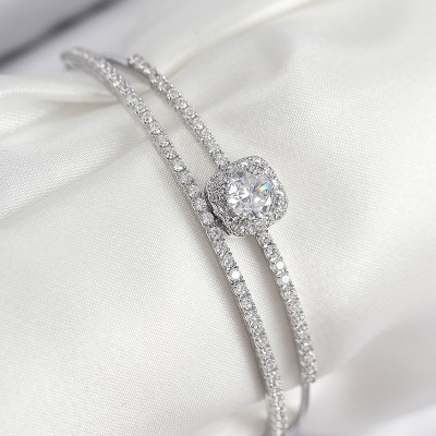 Pirinç Zirkon Taşlı Baget Model Gümüş Renk Kadın Bileklik