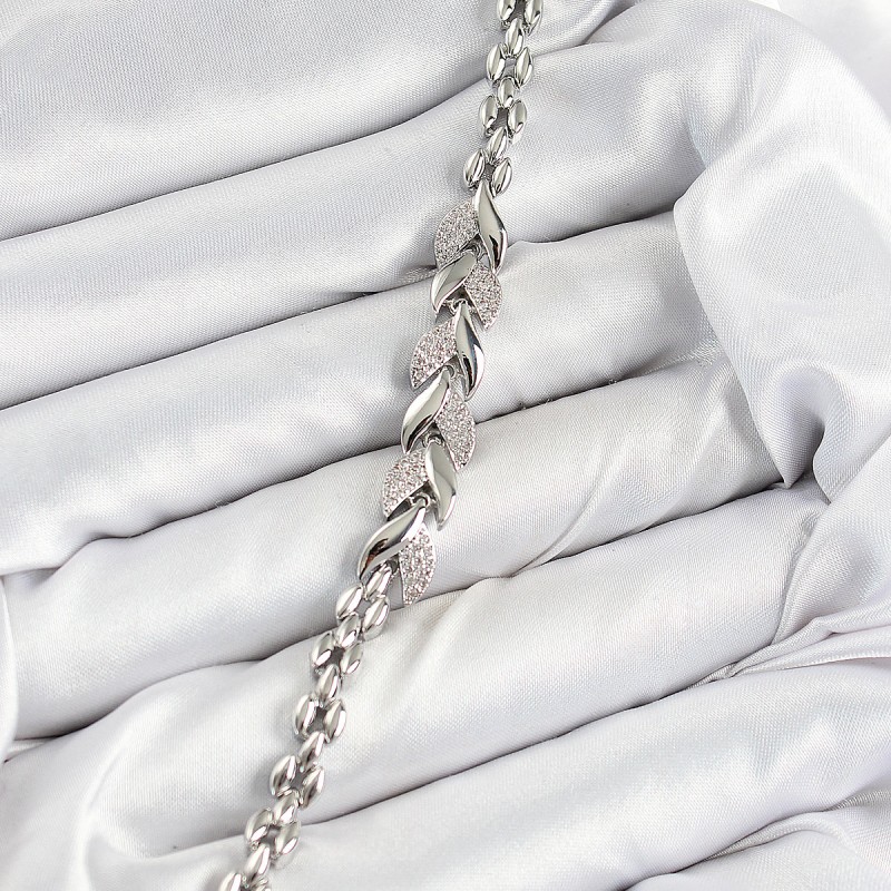 Pirinç Zirkon Taşlı Balık Kuyruğu Model Gümüş Renk Kadın Bileklik