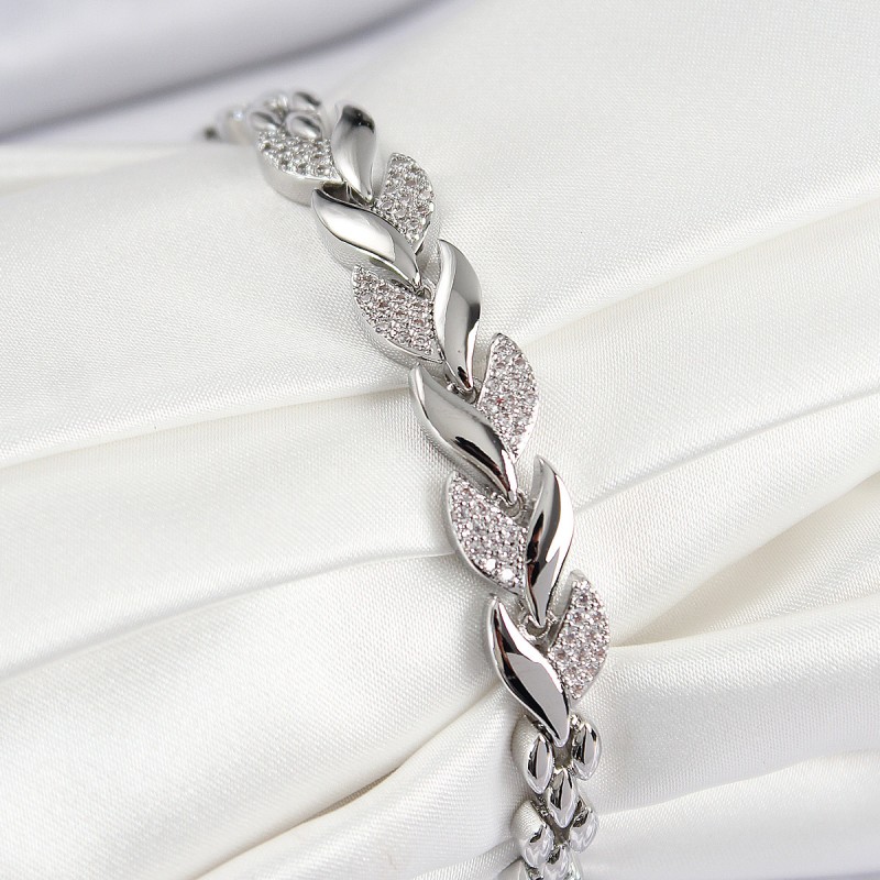 Pirinç Zirkon Taşlı Balık Kuyruğu Model Gümüş Renk Kadın Bileklik