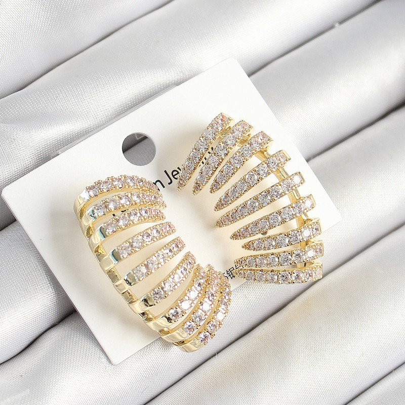 Pirinç Zirkon Taşlı Çoklu Görünümlü Model Gold Renk Kadın Küpe